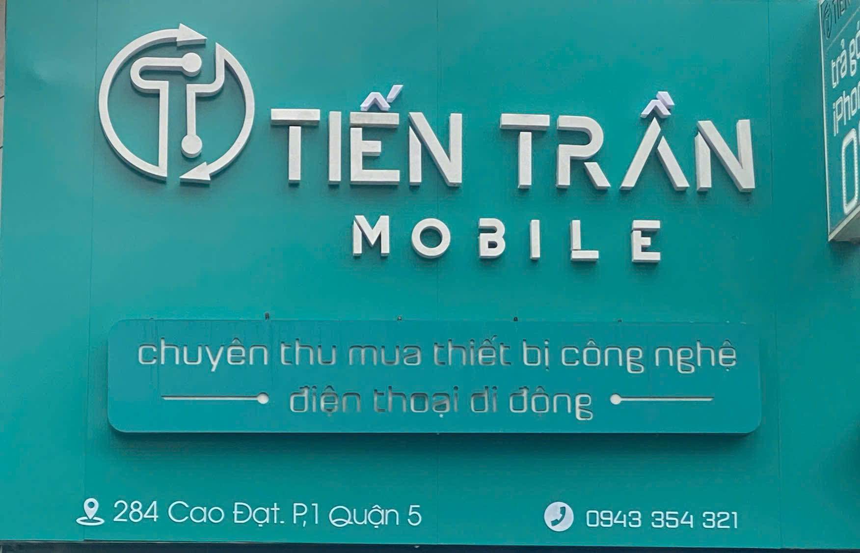 Khi Khách Hàng Mua Airtag Tại Tiến Trần Mobile