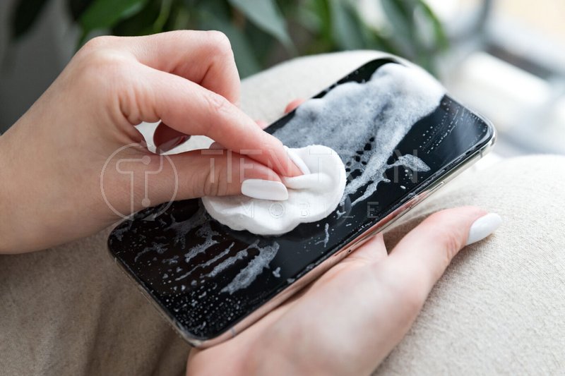 Màn Hình Bị Xước Phải Làm Sao? Giải Pháp Hiệu Quả Nhất