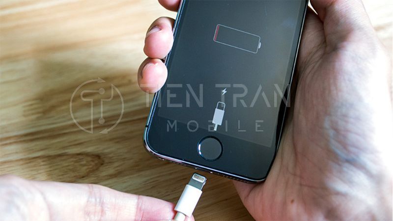 iPhone Đang Sạc Bị Dừng? Nguyên Nhân Và Cách Khắc Phục