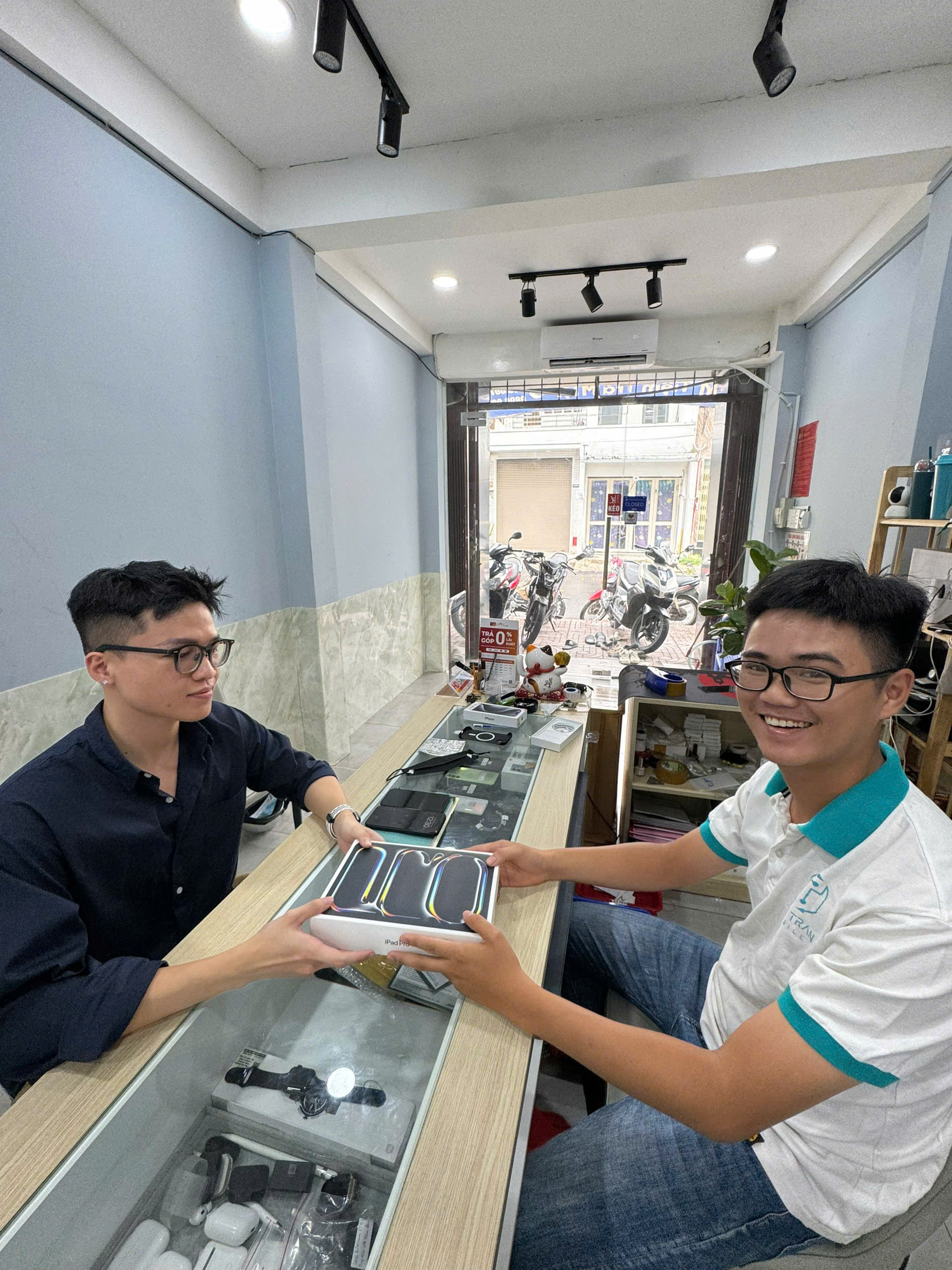 Thu Mua Đồ Công Nghệ Cũ - Định giá nhanh sau 1 tin nhắn 1 khach 1