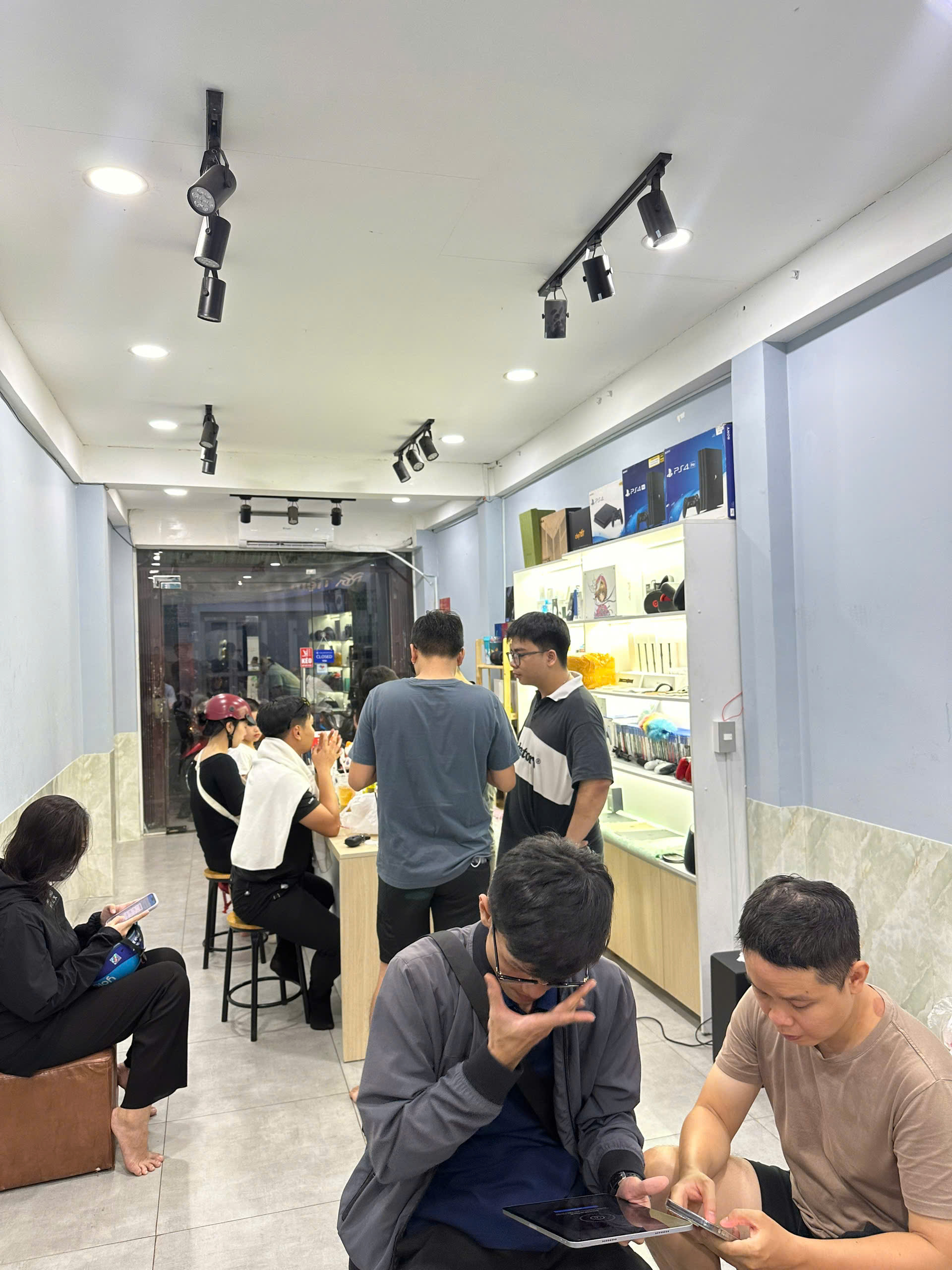 Thu Mua Đồ Công Nghệ Cũ - Định giá nhanh sau 1 tin nhắn 2 khach 2