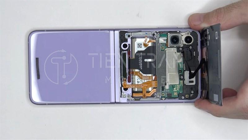 Thay Màn Hình Z Flip 3 Chính Hãng – Thu Xác Đổi Mới