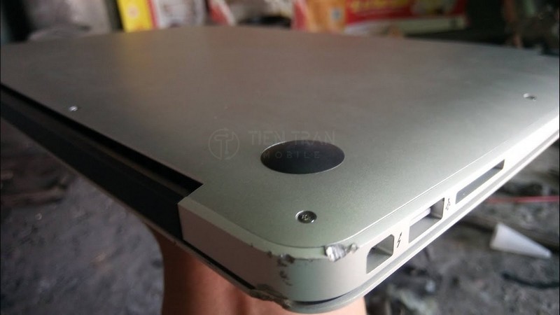 MacBook Bị Móp: Cách Xử Lý Nhanh, Giữ Máy Đẹp Như Mới 11 MacBook Bị Móp: Cách Xử Lý Nhanh, Giữ Máy Đẹp Như Mới