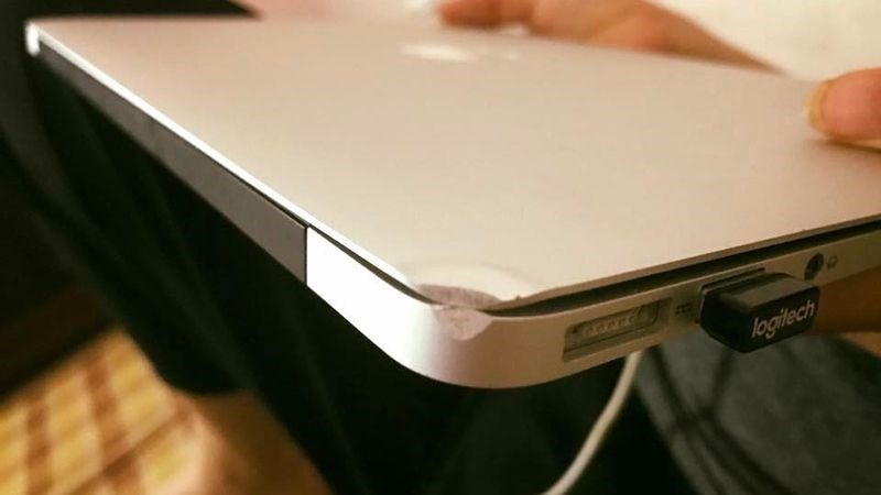 MacBook Bị Móp: Cách Xử Lý Nhanh, Giữ Máy Đẹp Như Mới 12 MacBook Bị Móp: Cách Xử Lý Nhanh, Giữ Máy Đẹp Như Mới