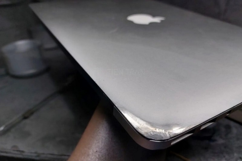 MacBook Bị Móp: Cách Xử Lý Nhanh, Giữ Máy Đẹp Như Mới 13 MacBook Bị Móp: Cách Xử Lý Nhanh, Giữ Máy Đẹp Như Mới