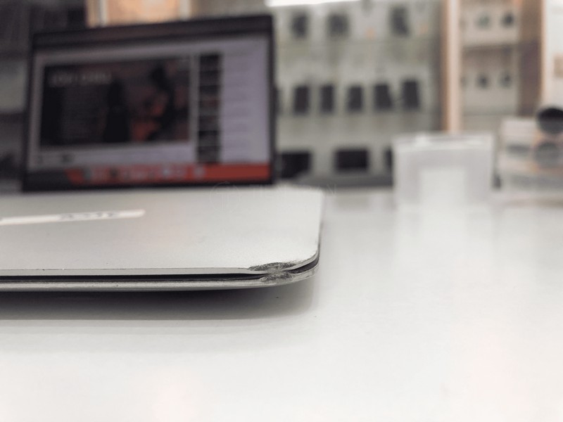 MacBook Bị Móp: Cách Xử Lý Nhanh, Giữ Máy Đẹp Như Mới 14 MacBook Bị Móp: Cách Xử Lý Nhanh, Giữ Máy Đẹp Như Mới