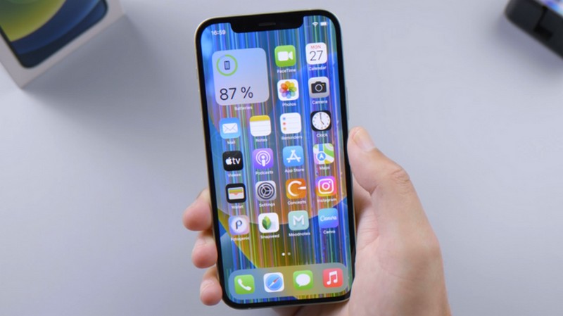 Nguyên Nhân Và Cách Sửa Màn Hình iPhone Bị Sọc Xanh 10 Nguyên Nhân Và Cách Sửa Màn Hình iPhone Bị Sọc Xanh