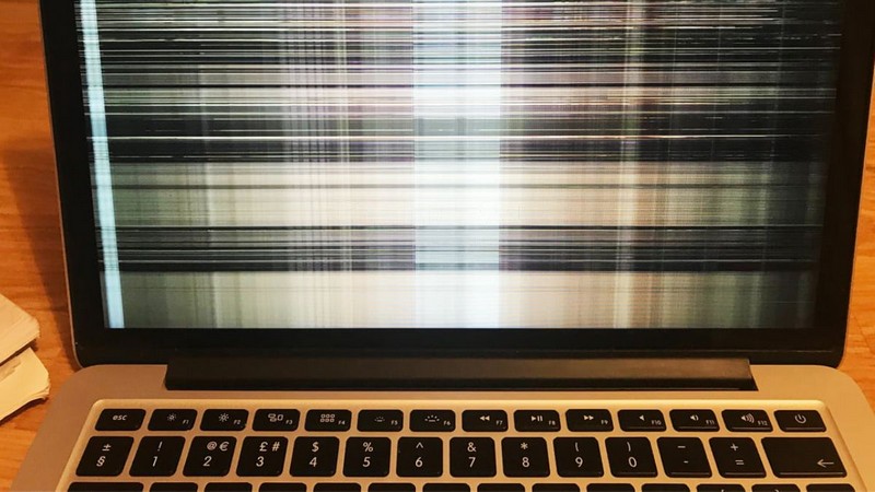 Màn Hình MacBook Bị Sọc Ngang: Nguyên Nhân & Cách Sửa 13 Màn Hình MacBook Bị Sọc Ngang: Nguyên Nhân & Cách Sửa