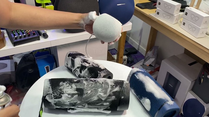 Cách Vệ Sinh Loa Bluetooth Đúng Chuẩn Đơn Giản Tại Nhà 11 Cách Vệ Sinh Loa Bluetooth Đúng Chuẩn Đơn Giản Tại Nhà