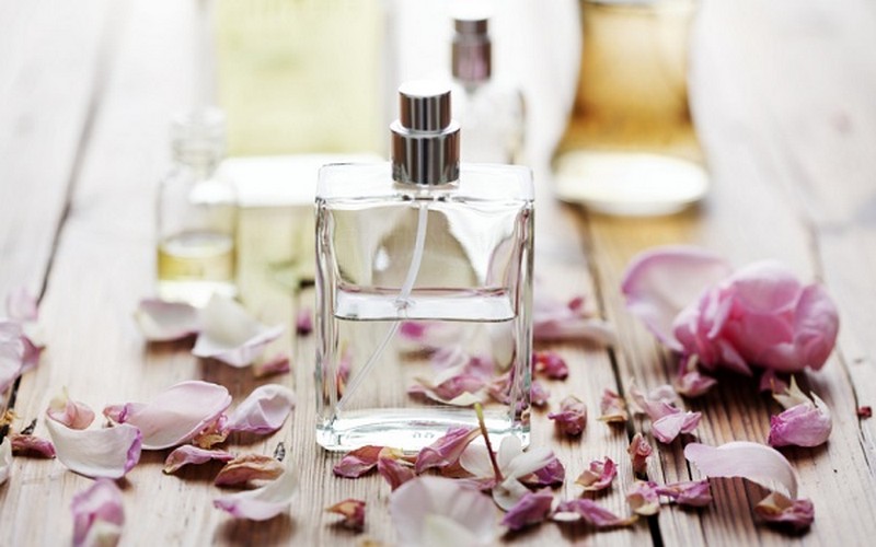 Parfum Là Gì? Nồng Độ Nước Hoa Đậm Đặc Nhất Hiện Nay 13 Parfum Là Gì? Nồng Độ Nước Hoa Đậm Đặc Nhất Hiện Nay