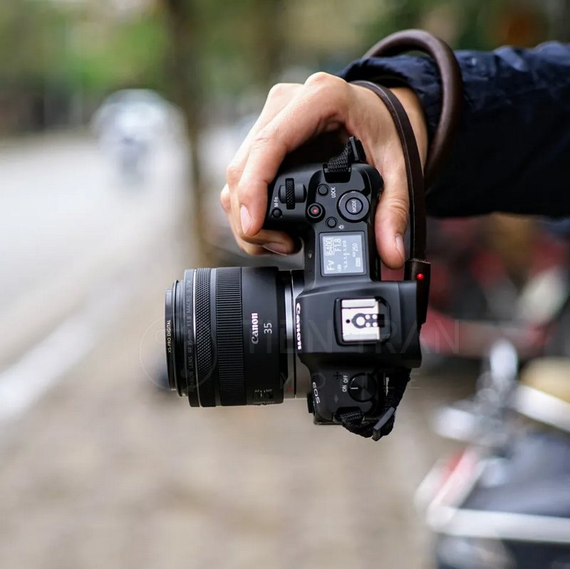 Máy Ảnh Canon R: "Chiến Thần" Mirrorless Cân Mọi Concept