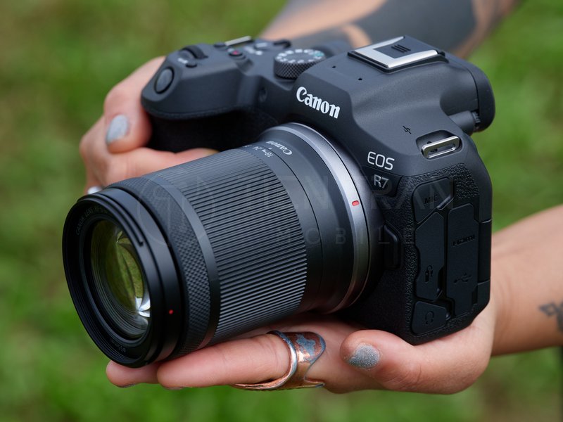 Mirrorless Canon: Top Siêu Phẩm "Gây Bão" Giới Nhiếp Ảnh