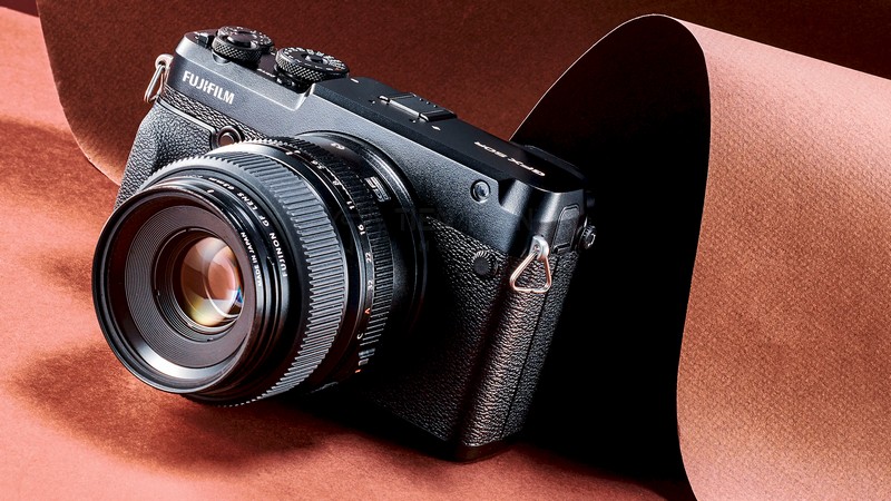 Đánh Giá Chi Tiết Fujifilm GFX 50R: Máy Ảnh Medium Format 51.4MP Chất Lượng Cao 13 Thiết kế rangefinder cổ điển của Fujifilm GFX 50R
