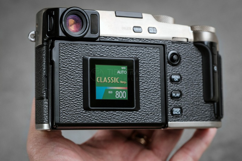 Fujifilm X-Pro3 – Máy ảnh mirrorless phong cách rangefinder hoài cổ 15 Màn hình lật ẩn đặc biệt trên Fujifilm X-Pro3