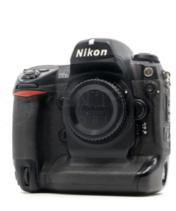 Sự Khác Biệt Giữa Nikon D2XS Và Thế Hệ Tiền Nhiệm