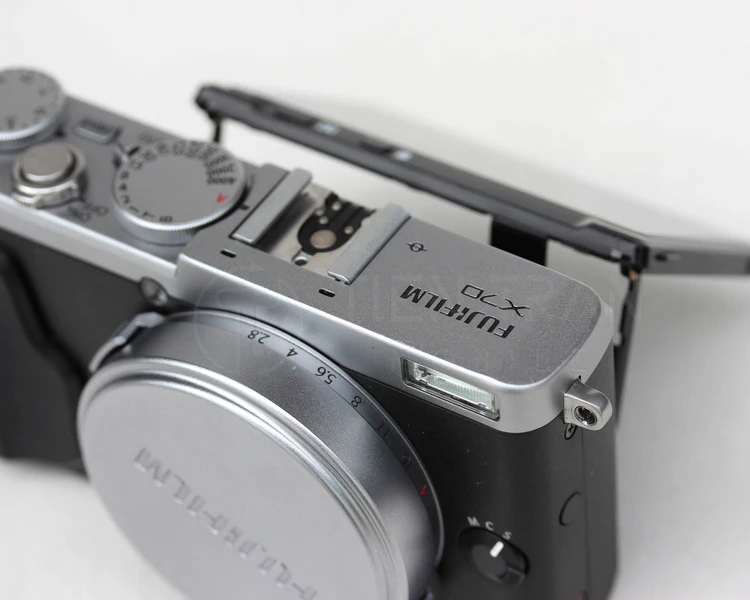 Fujifilm X70 – Compact APS-C | 28mm F2.8 | Màn Hình Lật