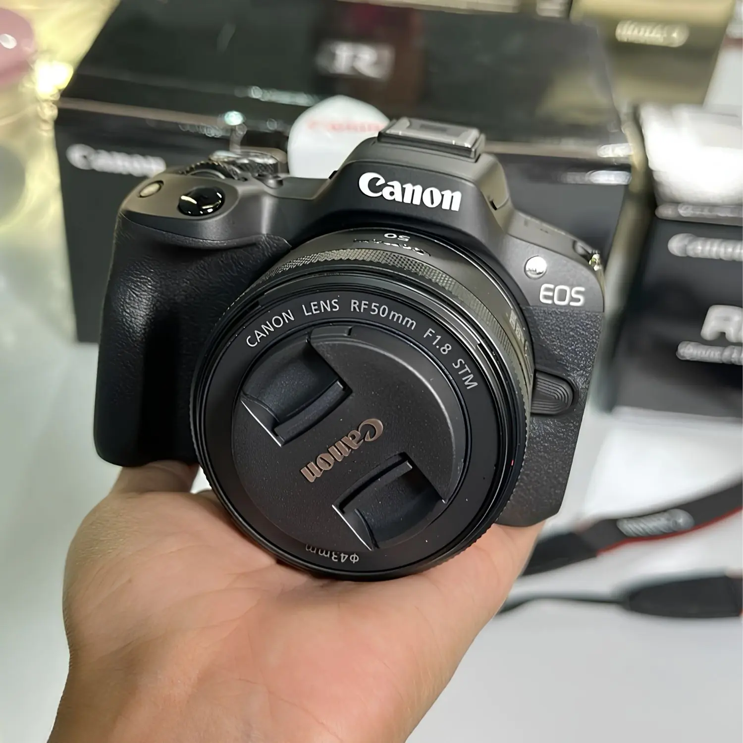 Bí Quyết Chỉnh Màu Trắng Hồng Trên Canon R50 Chụp Là Đẹp Ngay