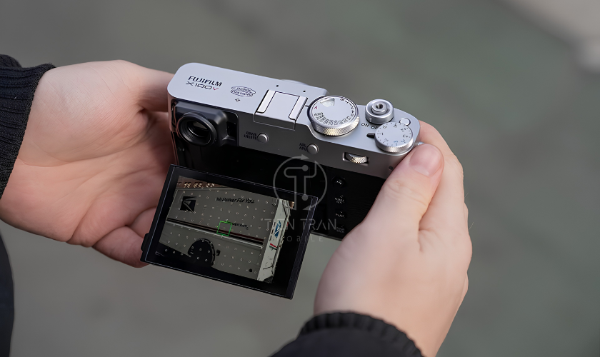 Điểm Khác Biệt Cốt Lõi Khi So Sánh Fuji X-T5 Với X100VI
