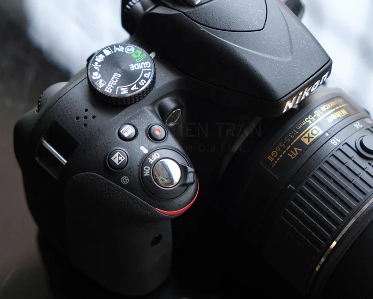 Nikon D3300 | DSLR APS-C | 24.2MP | 5fps | Full HD