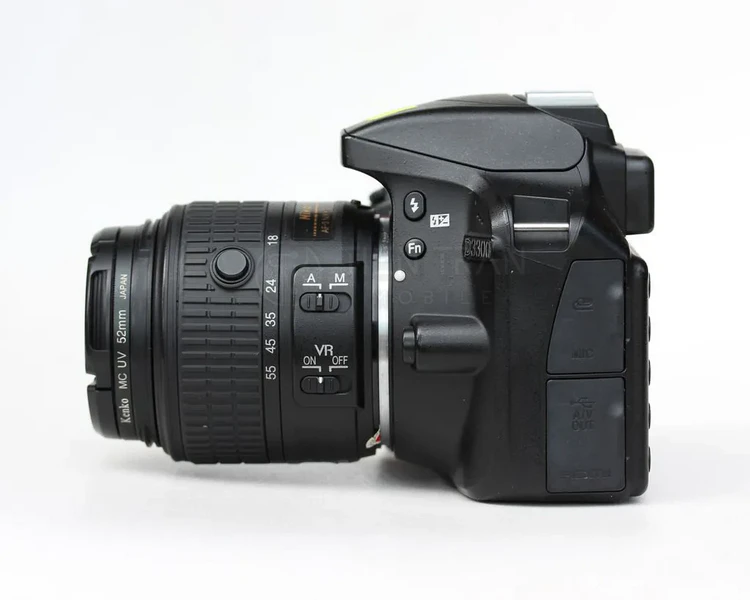 Nikon D3300 | DSLR APS-C | 24.2MP | 5fps | Full HD