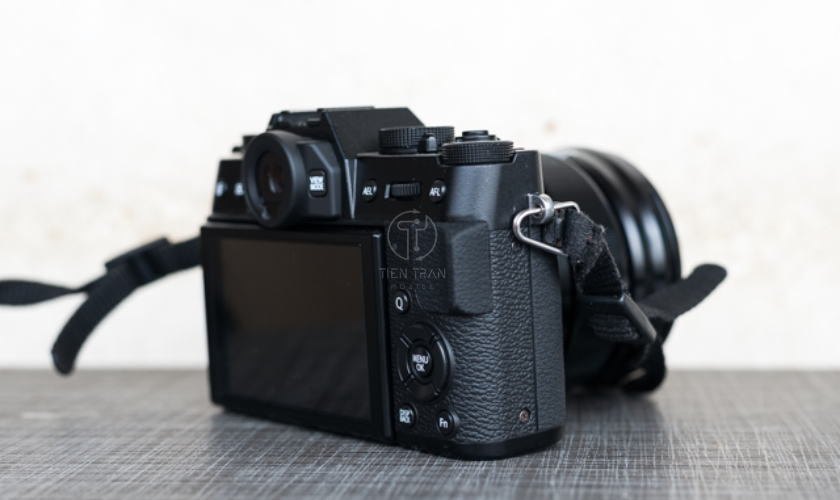 Thiết kế, các bộ phận và nút điều khiển trên Fujifilm XT10