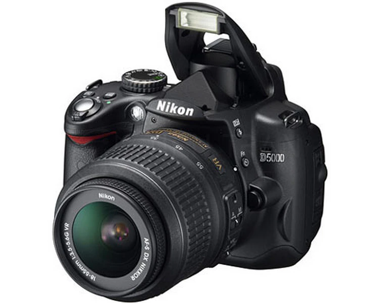 Nikon D5000 | DSLR 12.3MP | Màn Hình Lật | 11 Điểm AF