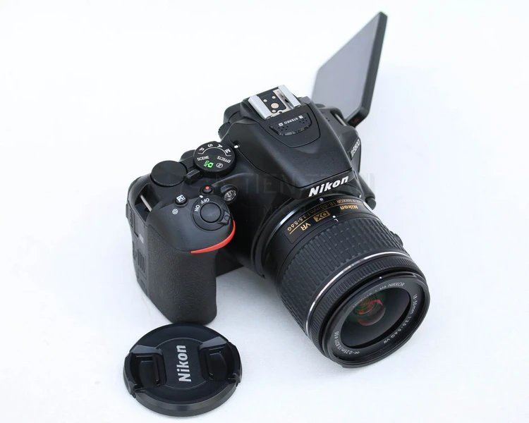 Nikon D5600 | DSLR APS-C | 24.2MP | Full HD