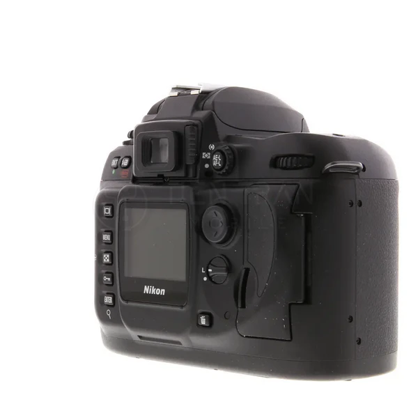 Nikon D100 | DSLR APS-C | CCD 6.1MP | 3fps