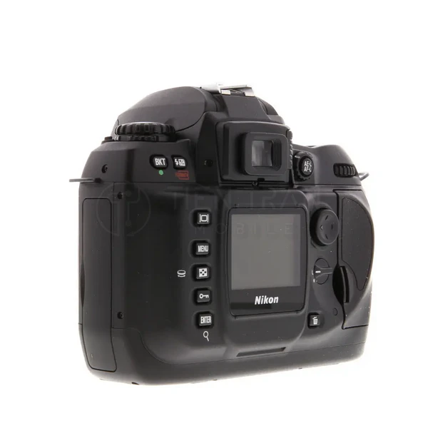 Nikon D100 | DSLR APS-C | CCD 6.1MP | 3fps