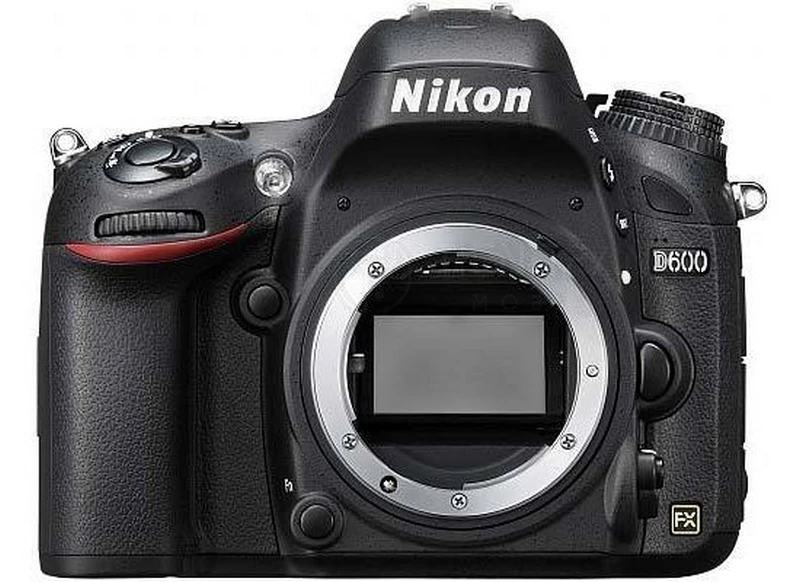 Nikon D600 | DSLR Full Frame | 24.3MP | ISO 25600