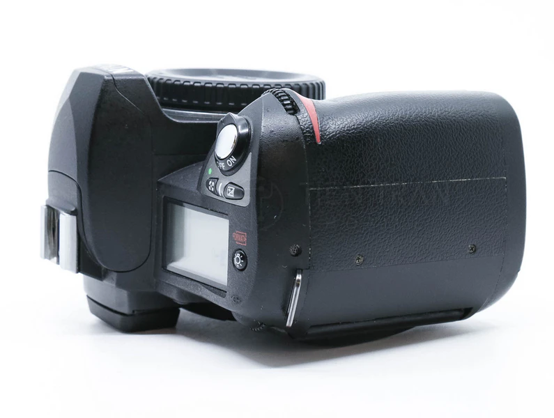 Nikon D70 | DSLR APS-C | CCD 6.1MP | 3fps | Cổ Điển