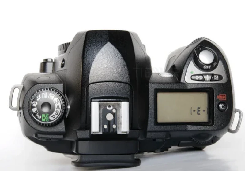 Nikon D70 | DSLR APS-C | CCD 6.1MP | 3fps | Cổ Điển