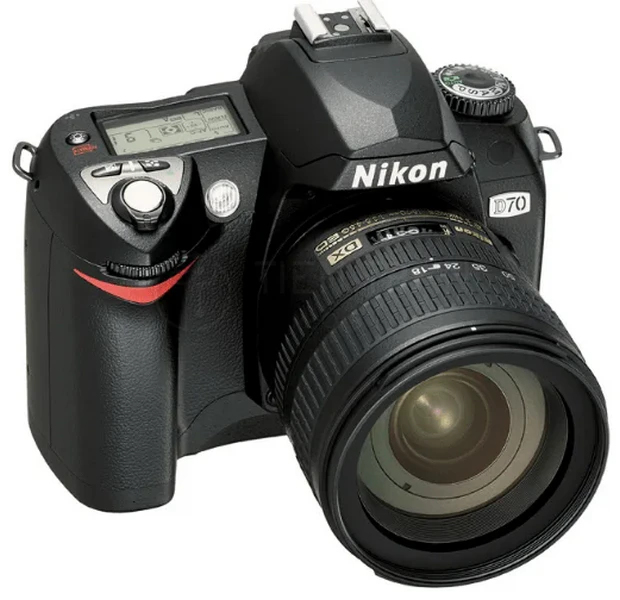 Nikon D70 | DSLR APS-C | CCD 6.1MP | 3fps | Cổ Điển