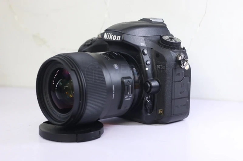 Nikon D750 | DSLR Full Frame | 24.3MP | ISO 51200